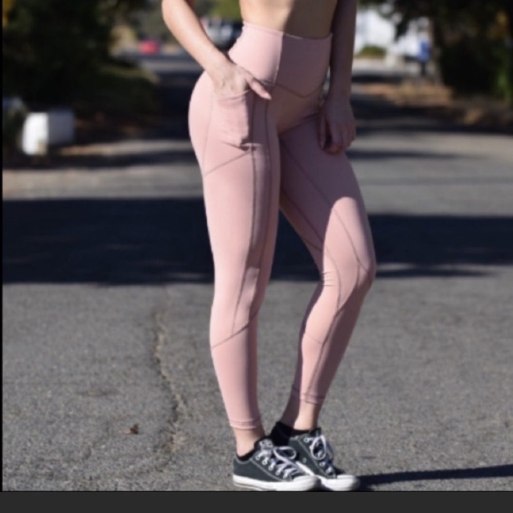 ✨Til You Collapse Heart Booty Leggings